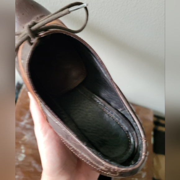 Oxford lace up shoes in brown and tan leather colourway - Picture 5 of 9